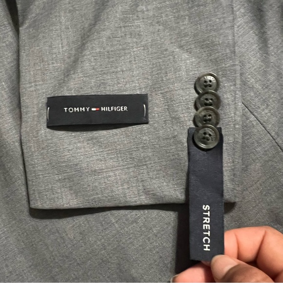 NWT‎ Tommy Hilfiger Men's Vassar 2-Pocket Blazer Suit In Light Gray Size 38 L - Picture 8 of 12